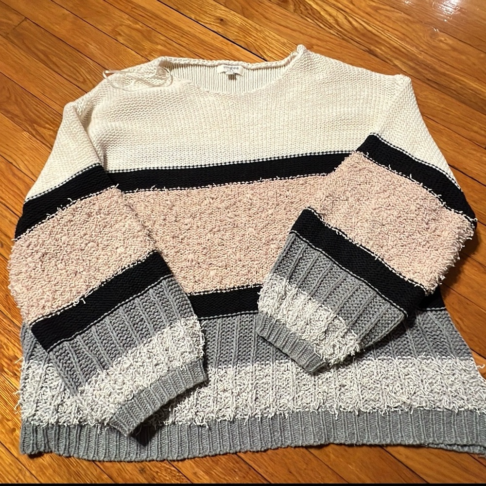 Chunky Knit Crew Neck Sweater in Cream and Black